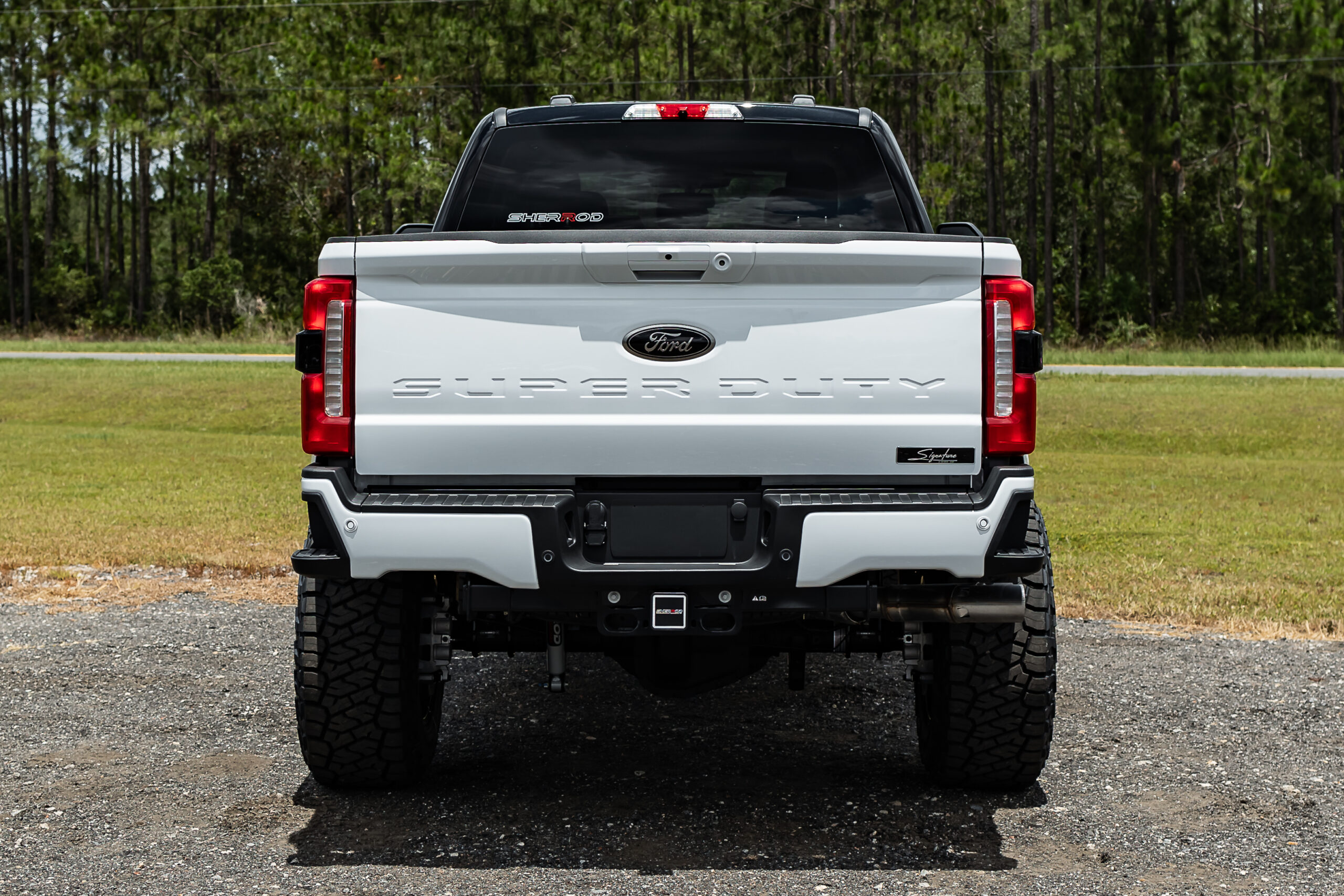 Ford F-250 Signature White