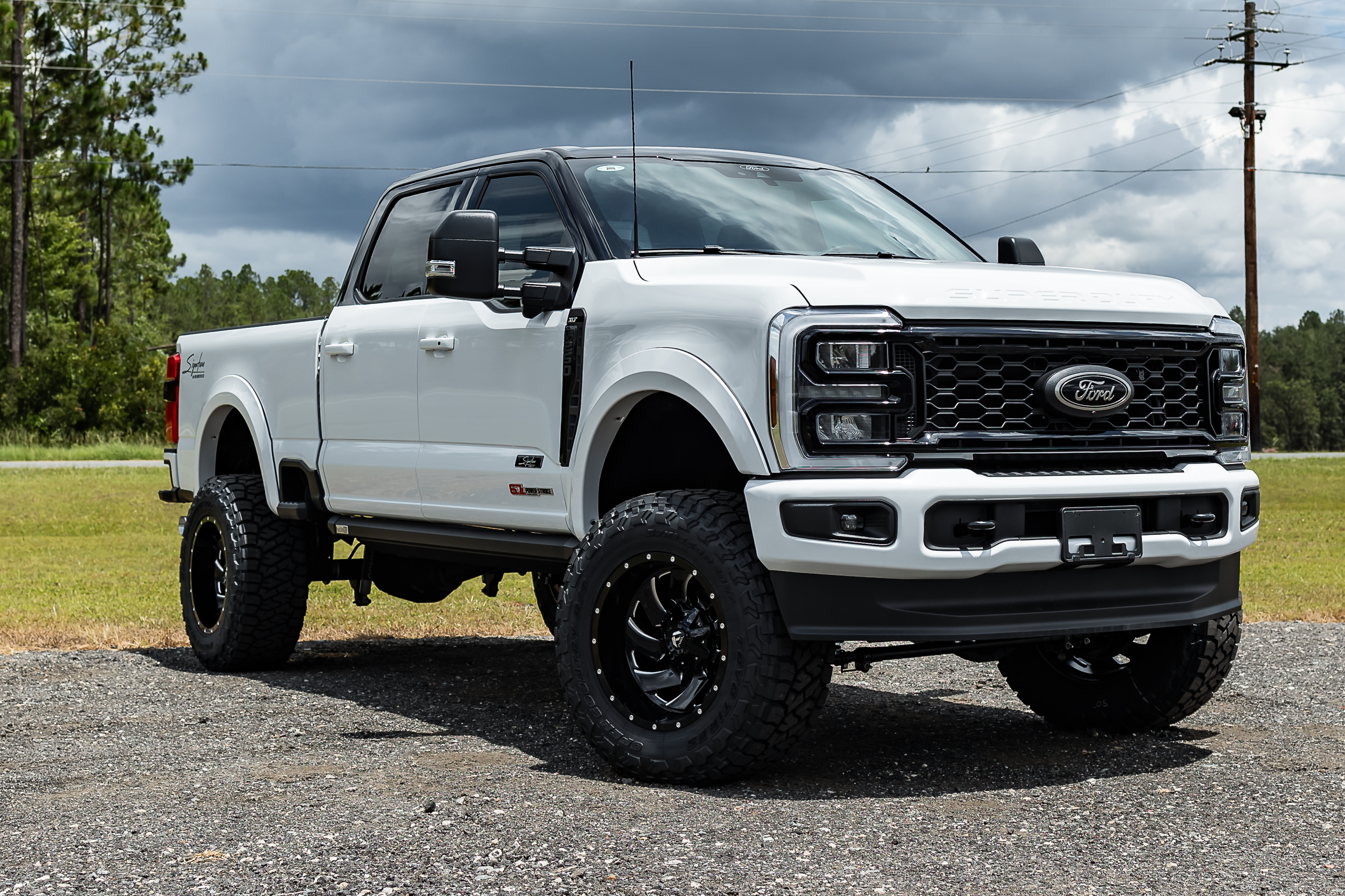 Ford F-250 Signature White