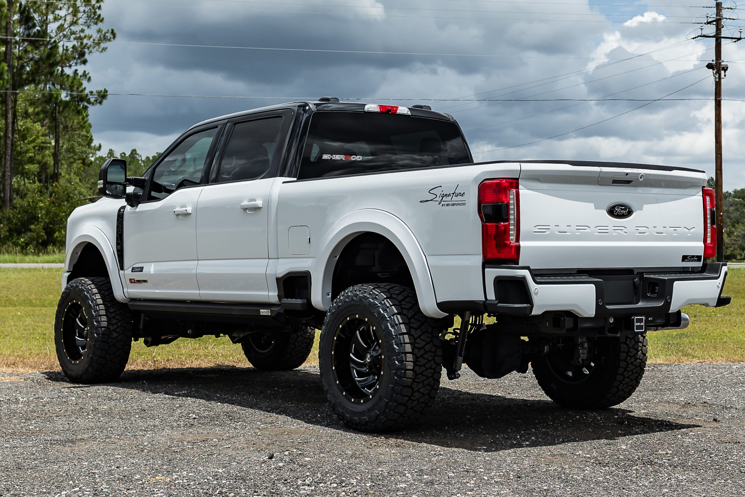 Ford F-250 Signature White