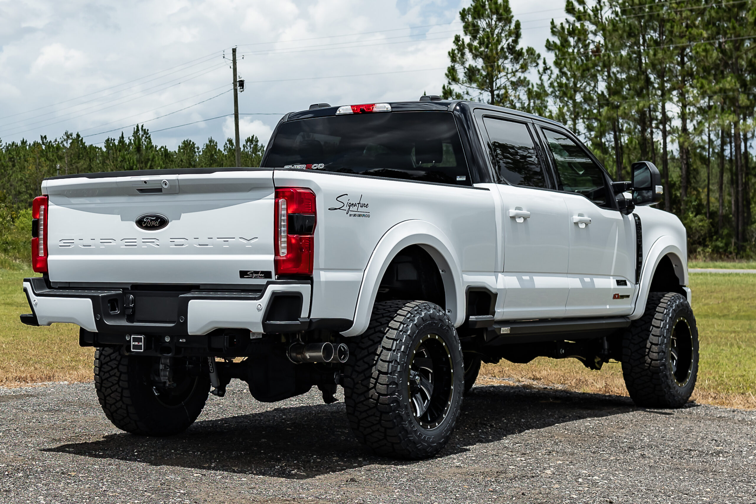Ford F-250 Signature White