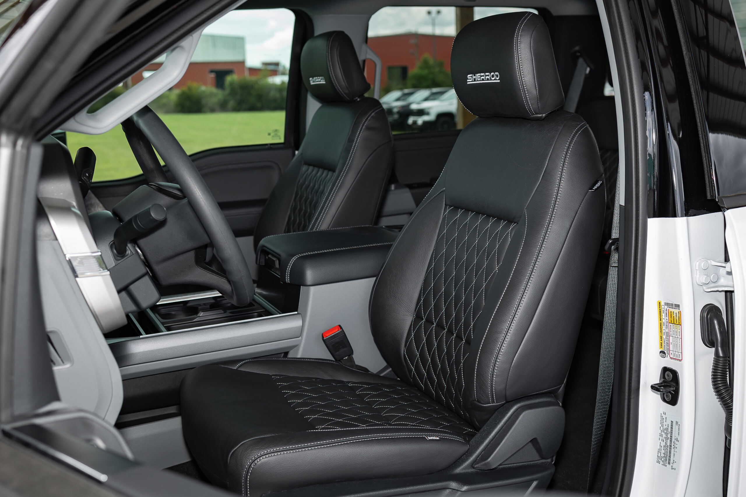 Ford F-250 Signature White