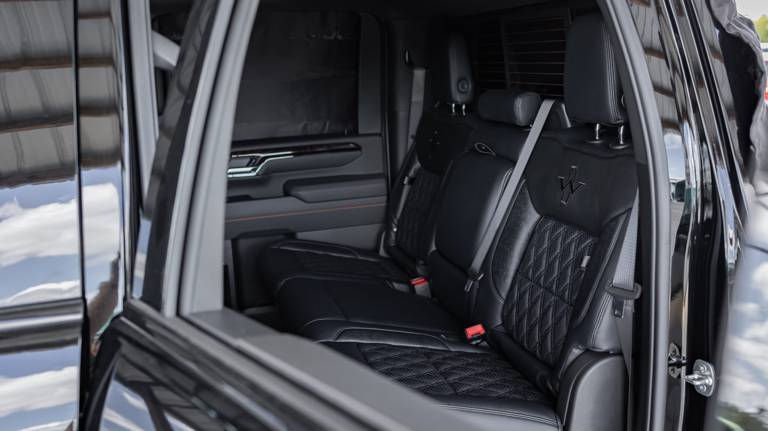 GMC 2500 Deadwood Black