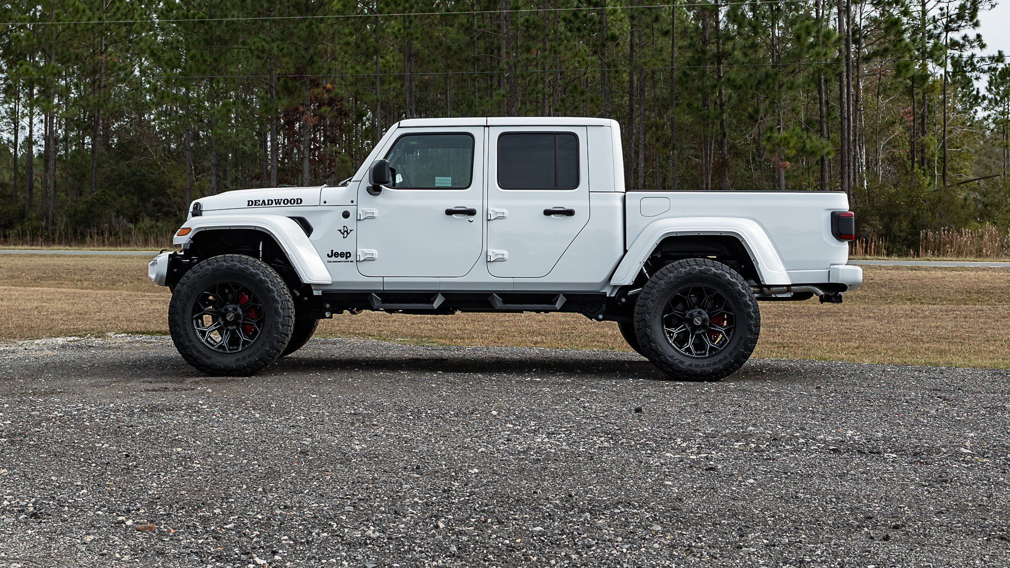 Jeep Gladiator Deadwood Smoke - White