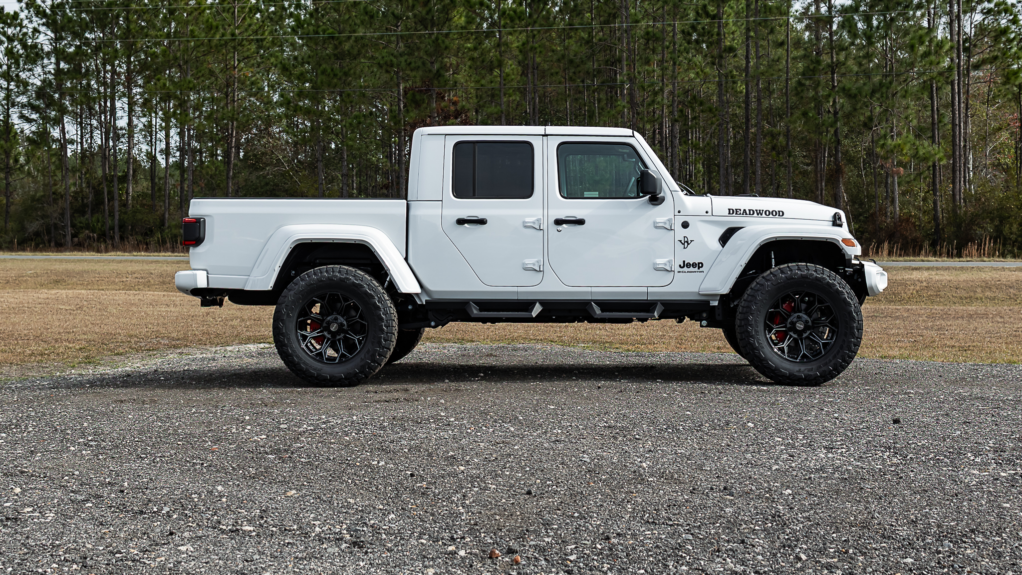Jeep Gladiator Deadwood Smoke - White
