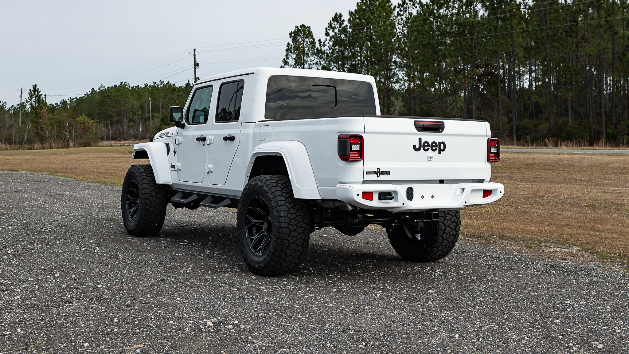 Jeep Gladiator Deadwood Smoke - White