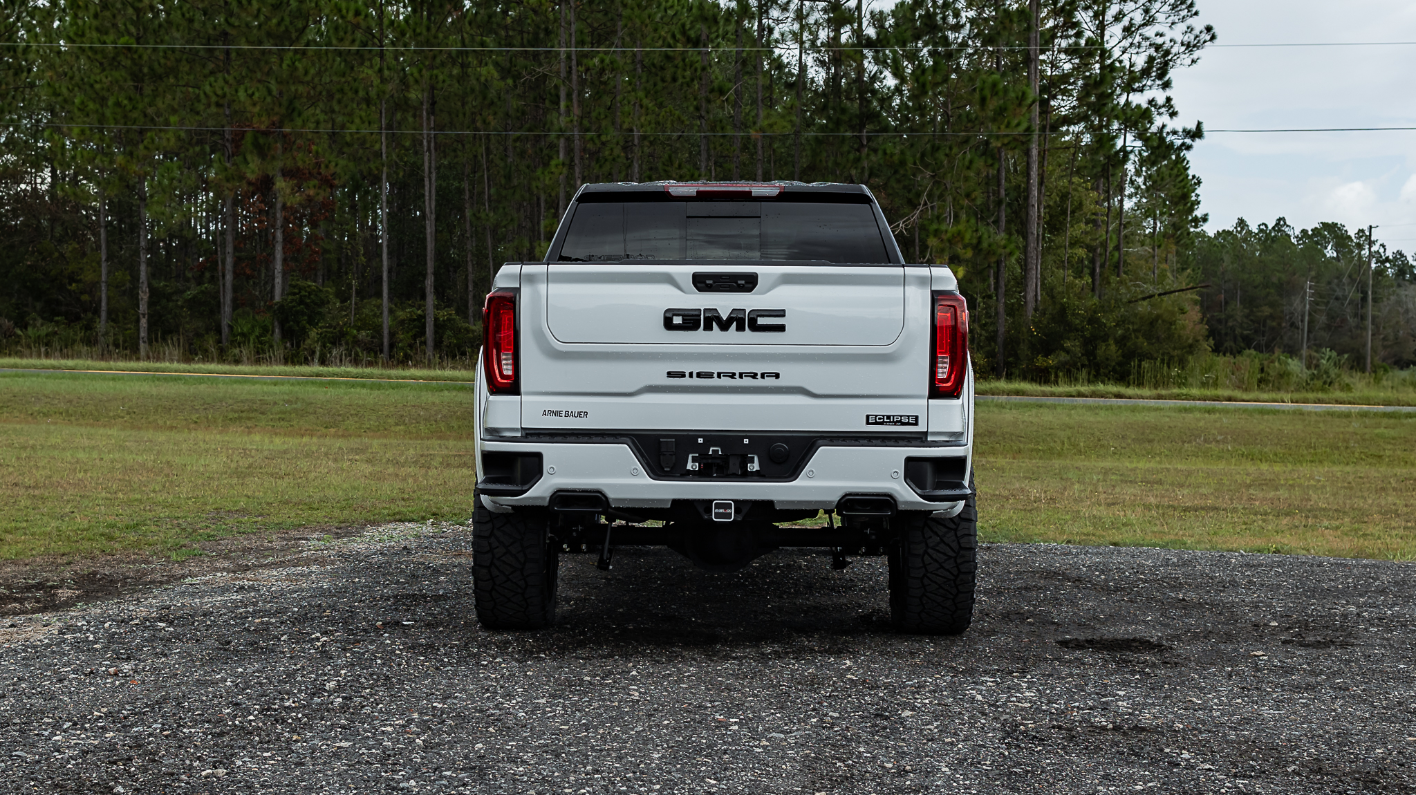 GMC 1500 Eclipse - White