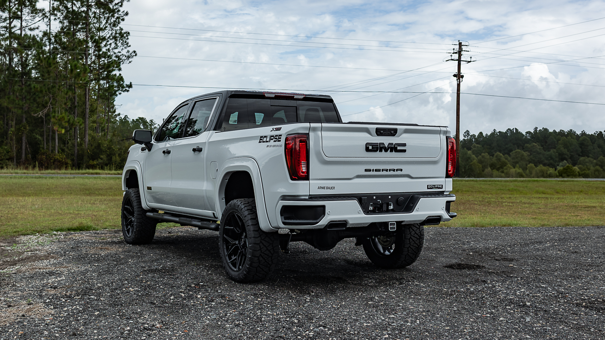 GMC 1500 Eclipse - White