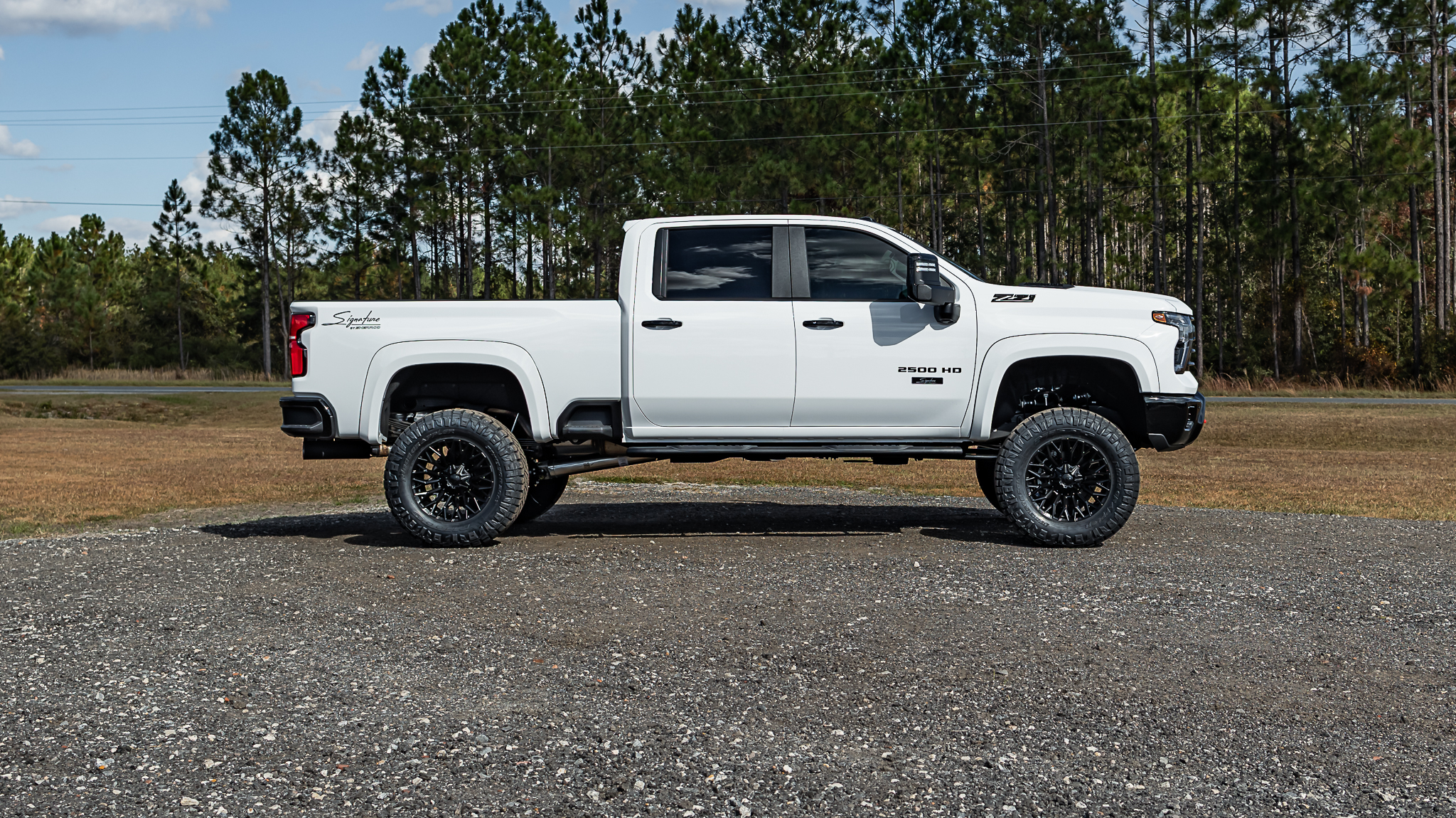 Chevrolet 2500 Signature White