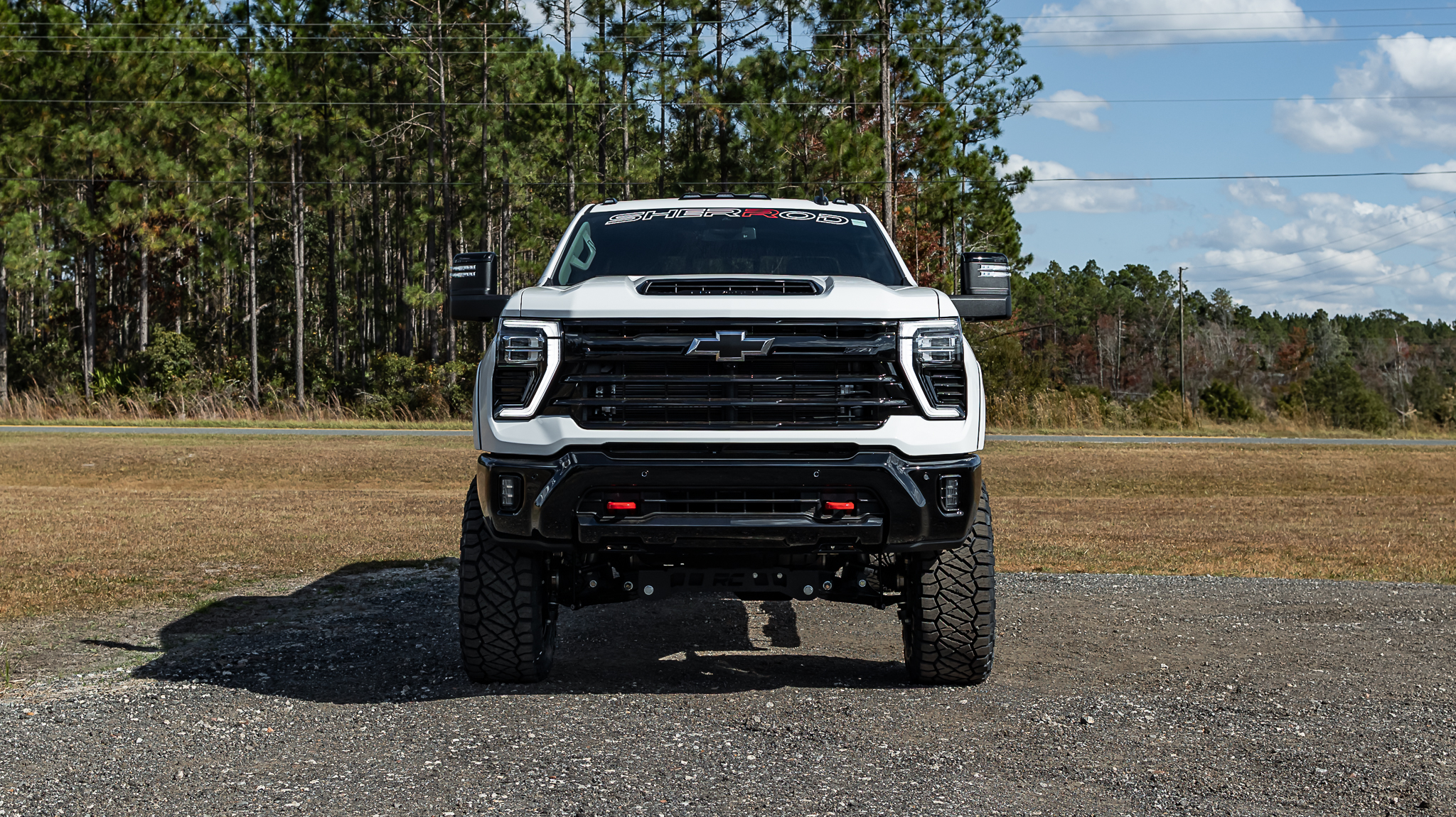 Chevrolet 2500 Signature White