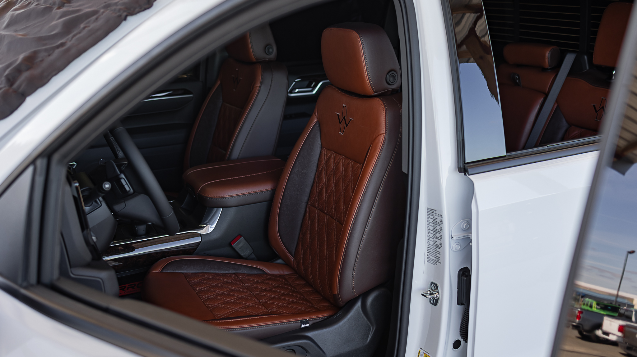 GMC 1500 Deadwood - White