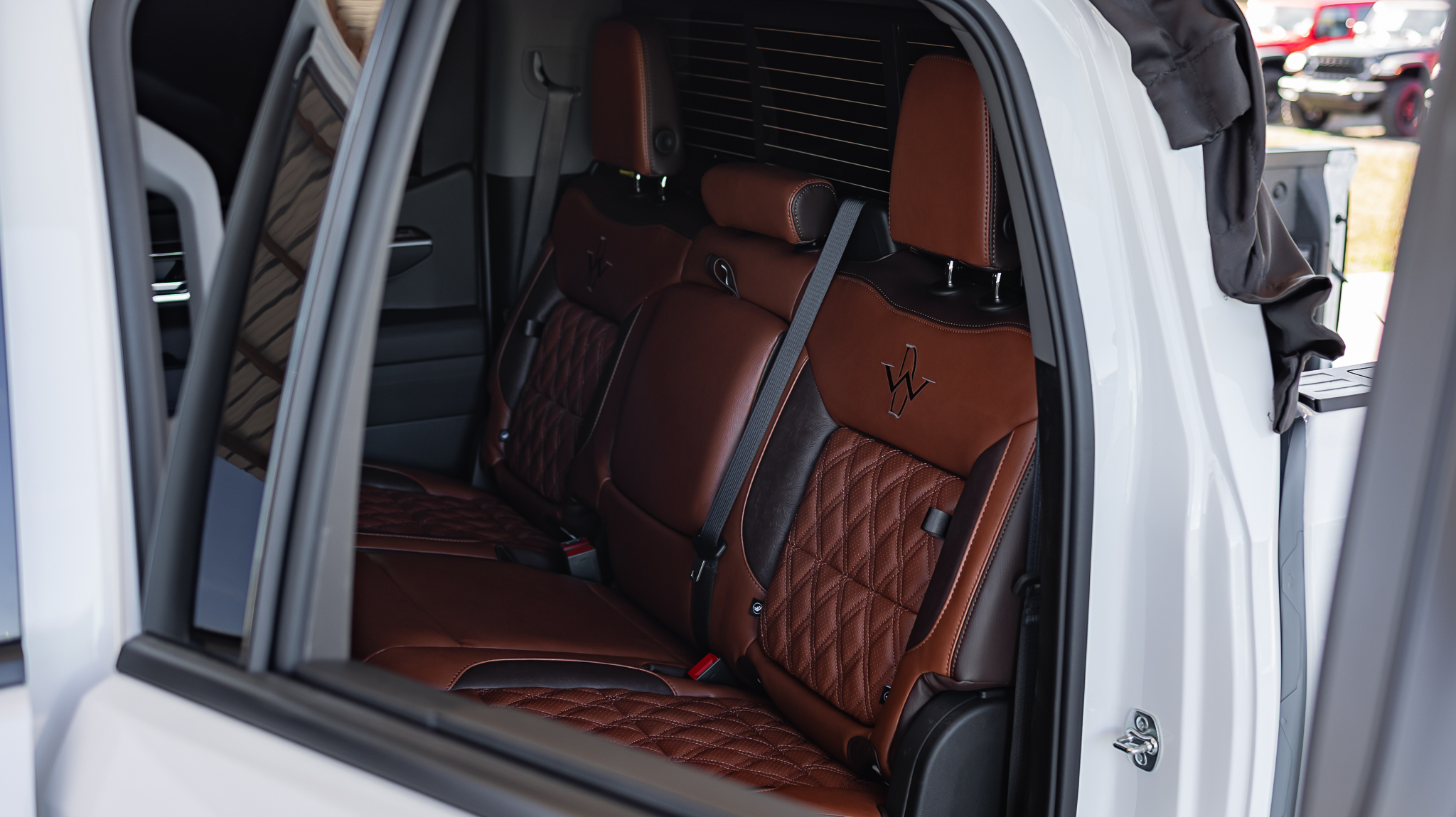 GMC 1500 Deadwood - White