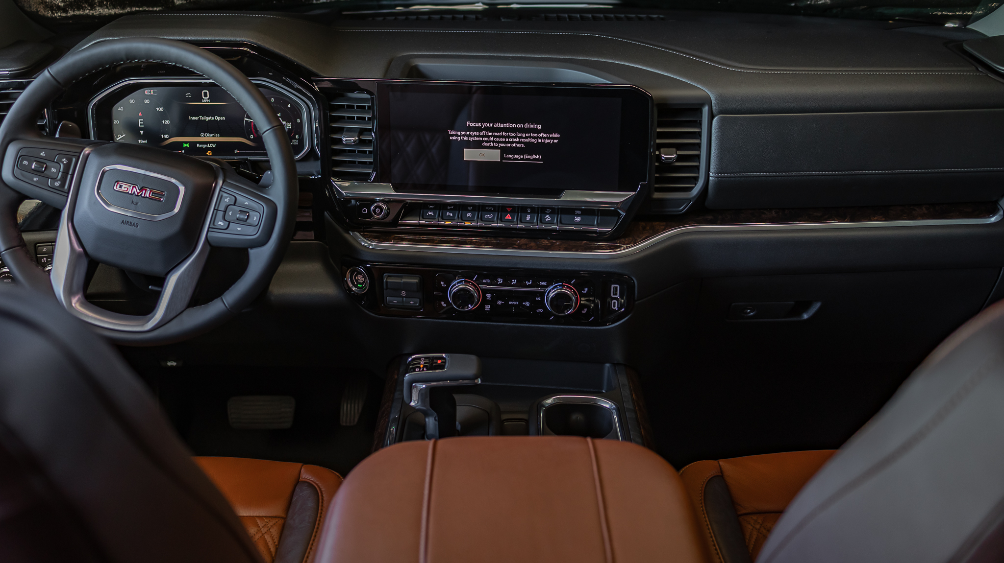 GMC 1500 Deadwood - White