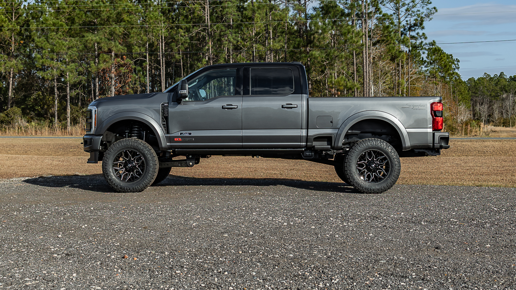 Ford F-250 Signature - Gray