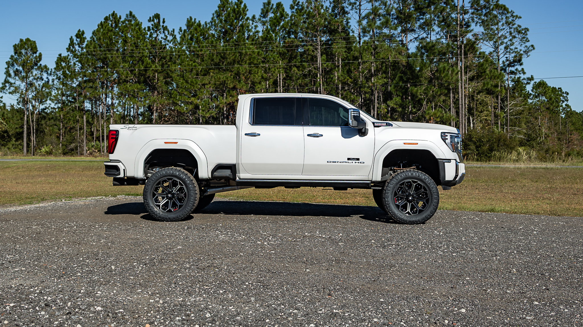 GMC 2500 Signature White