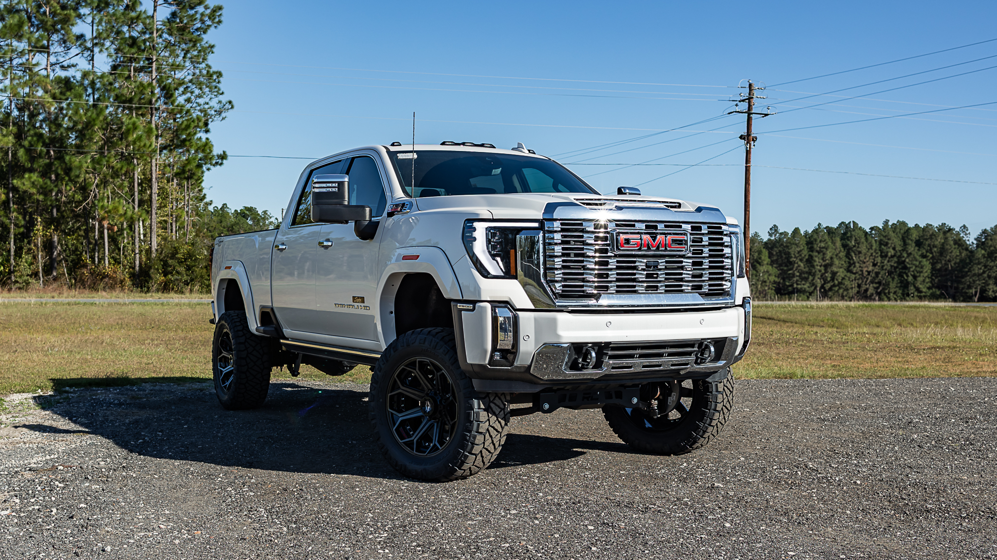 GMC 2500 Signature White