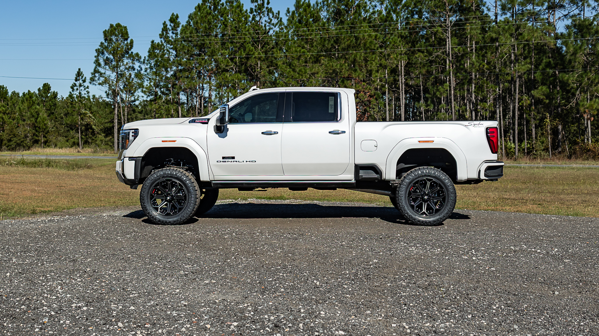 GMC 2500 Signature White