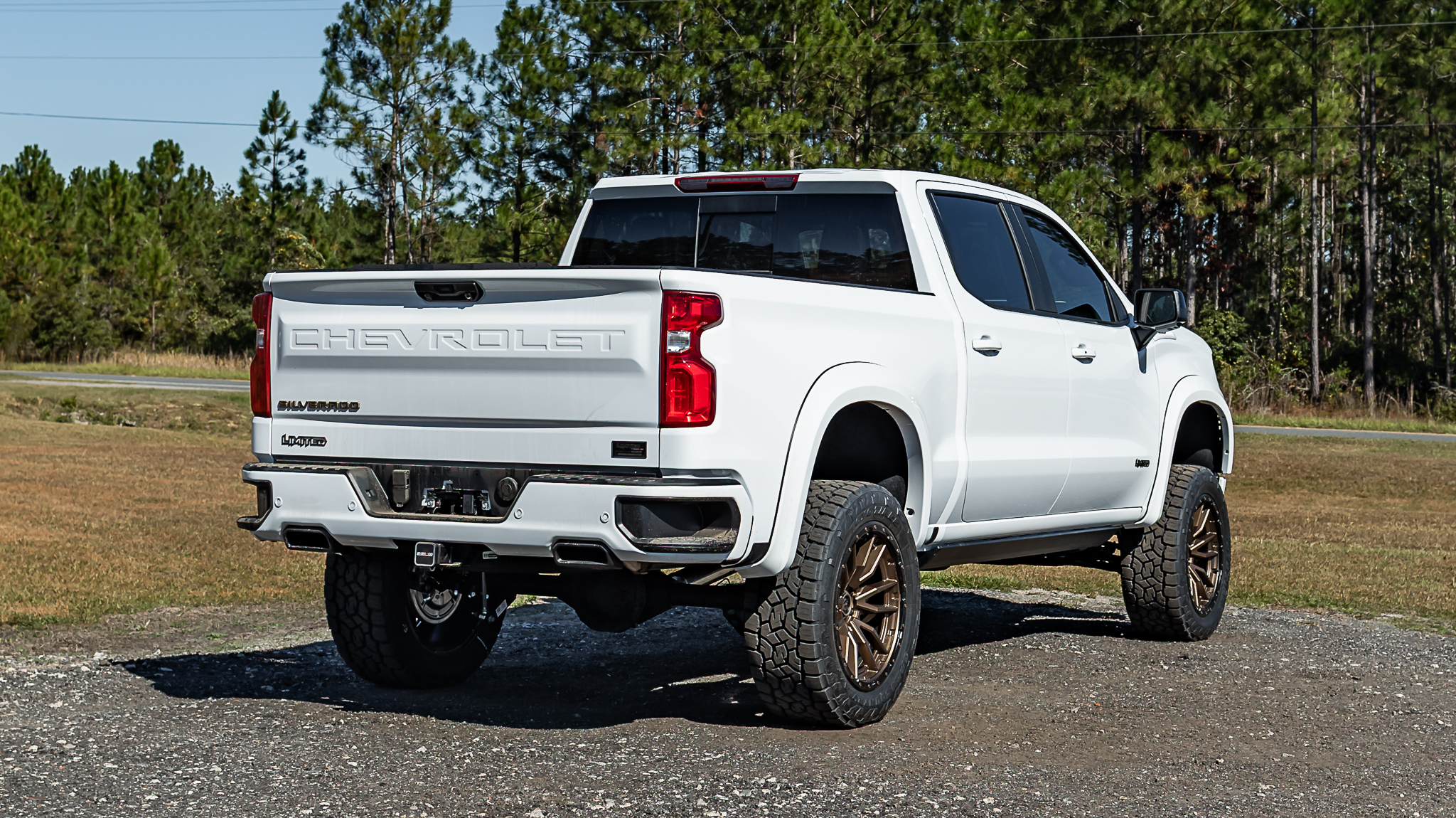 Chevy 1500 Limited White