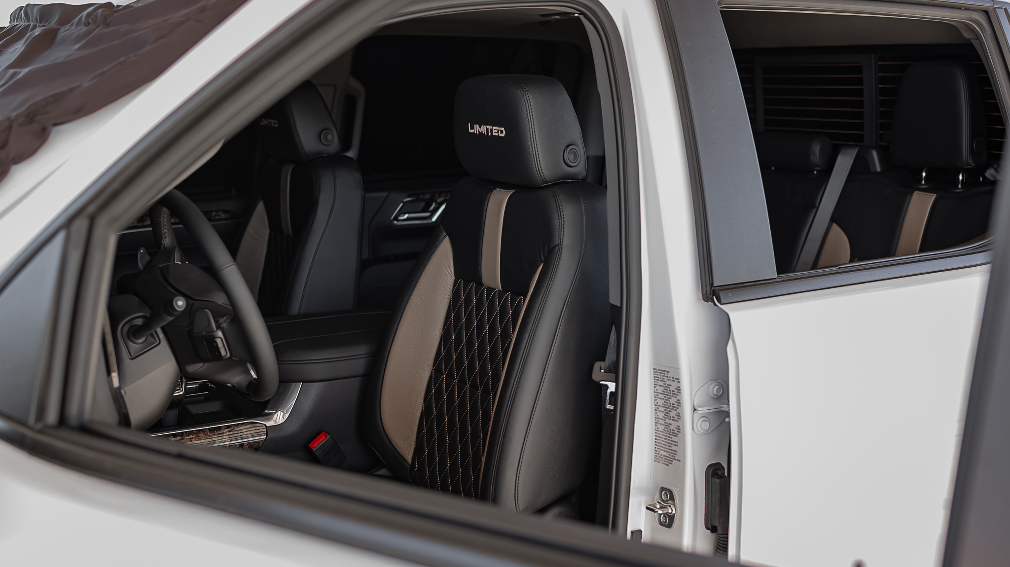 Chevy 1500 Limited White
