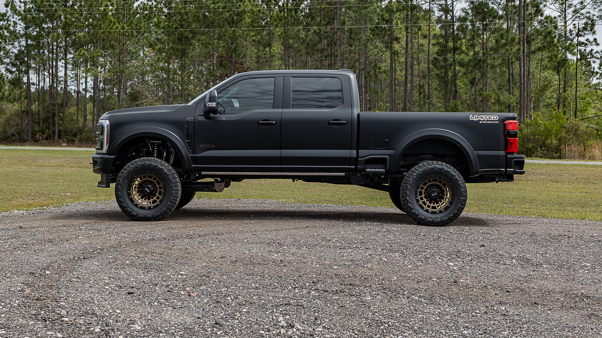 Ford F-250 Limited Matte Black