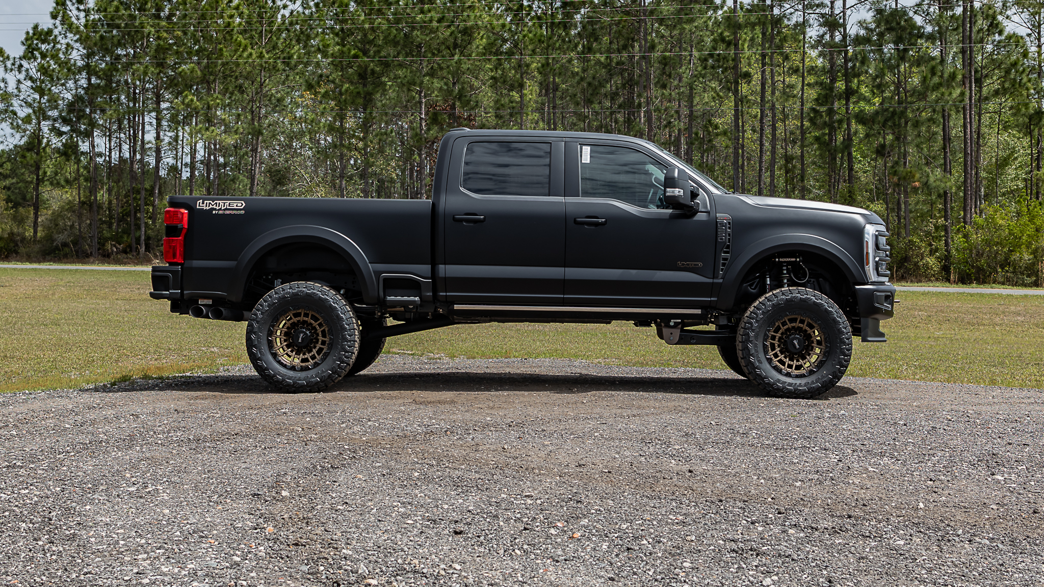 Ford F-250 Limited Matte Black