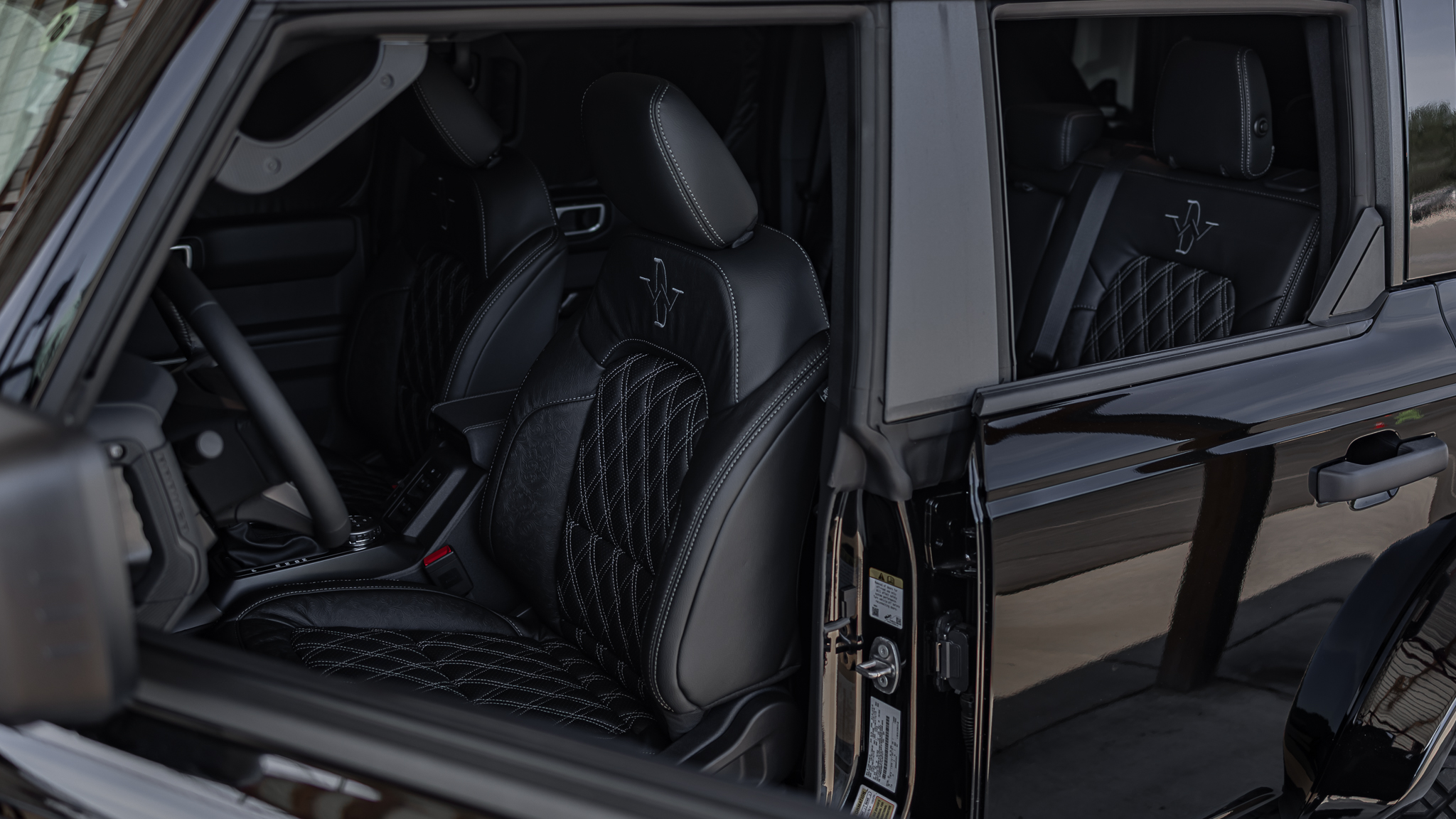 Ford Bronco Deadwood Smoke Agate Black