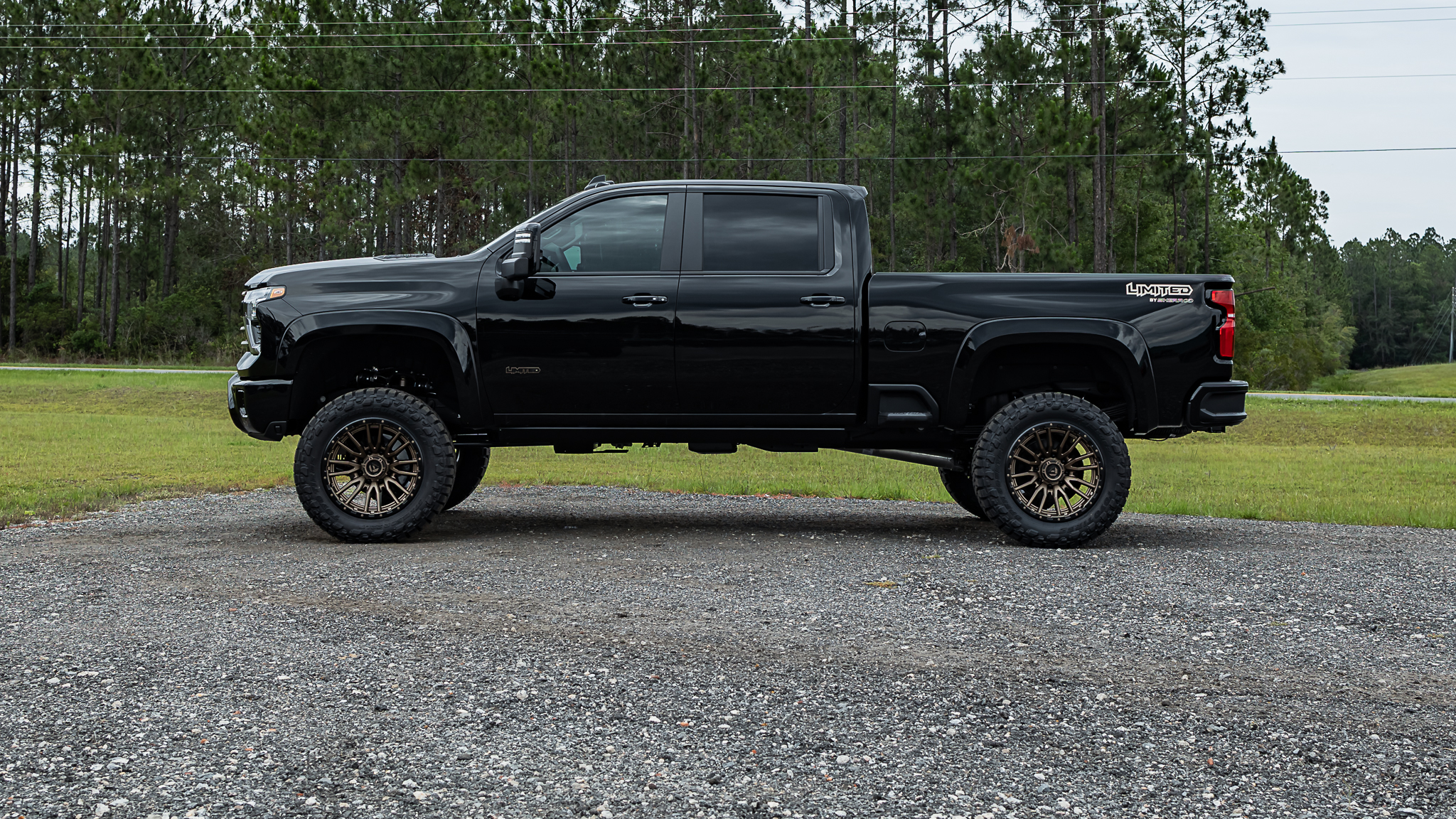 Chevy 2500 Limited Black