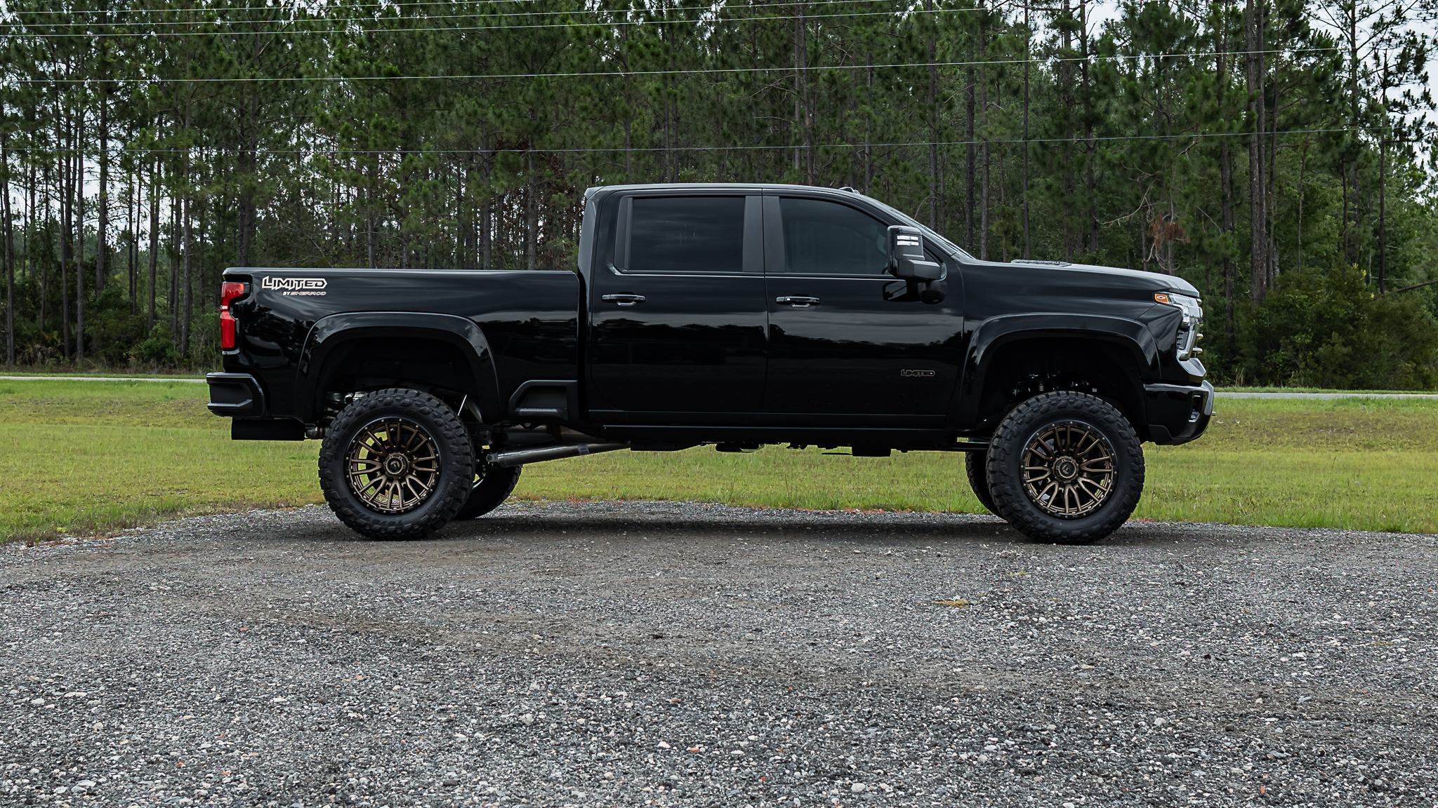 Chevy 2500 Limited Black