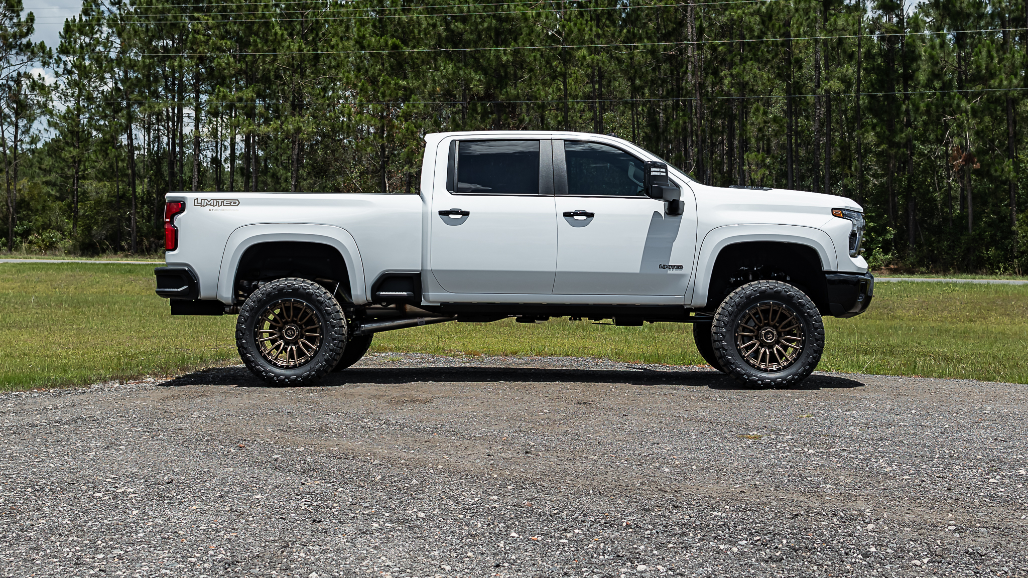 Chevy 2500 Limited Summit White