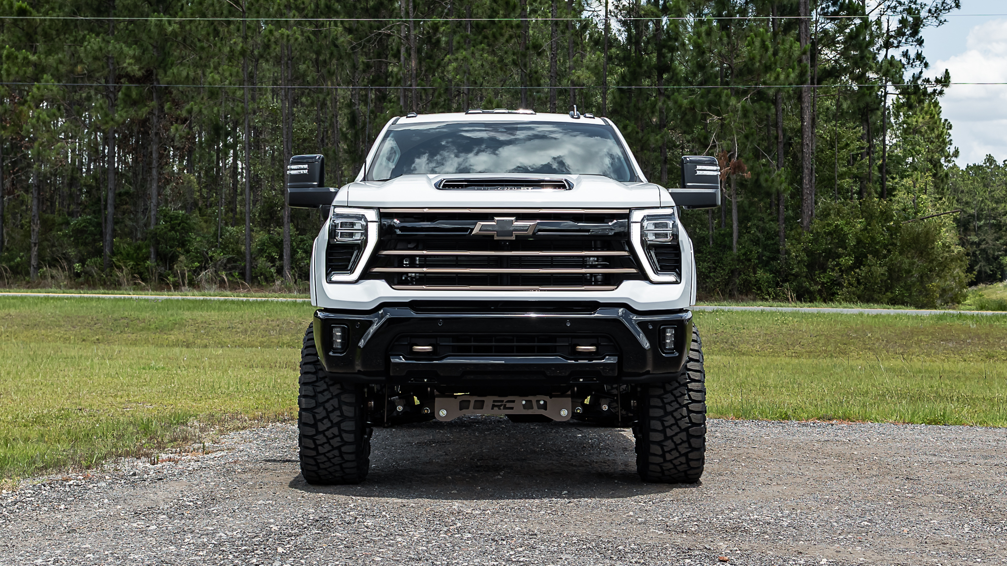 Chevy 2500 Limited Summit White