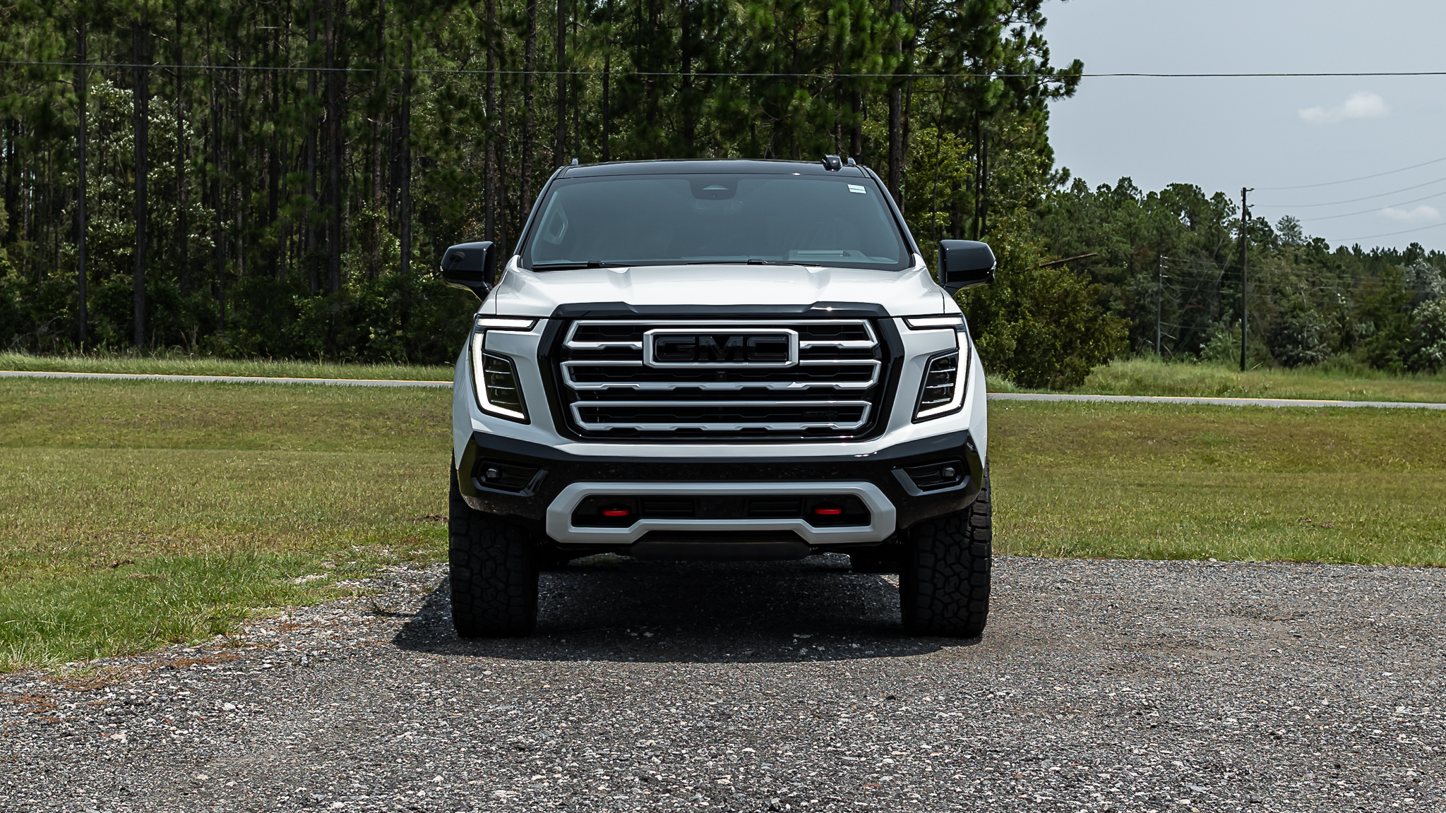 GMC Yukon Signature Summit White
