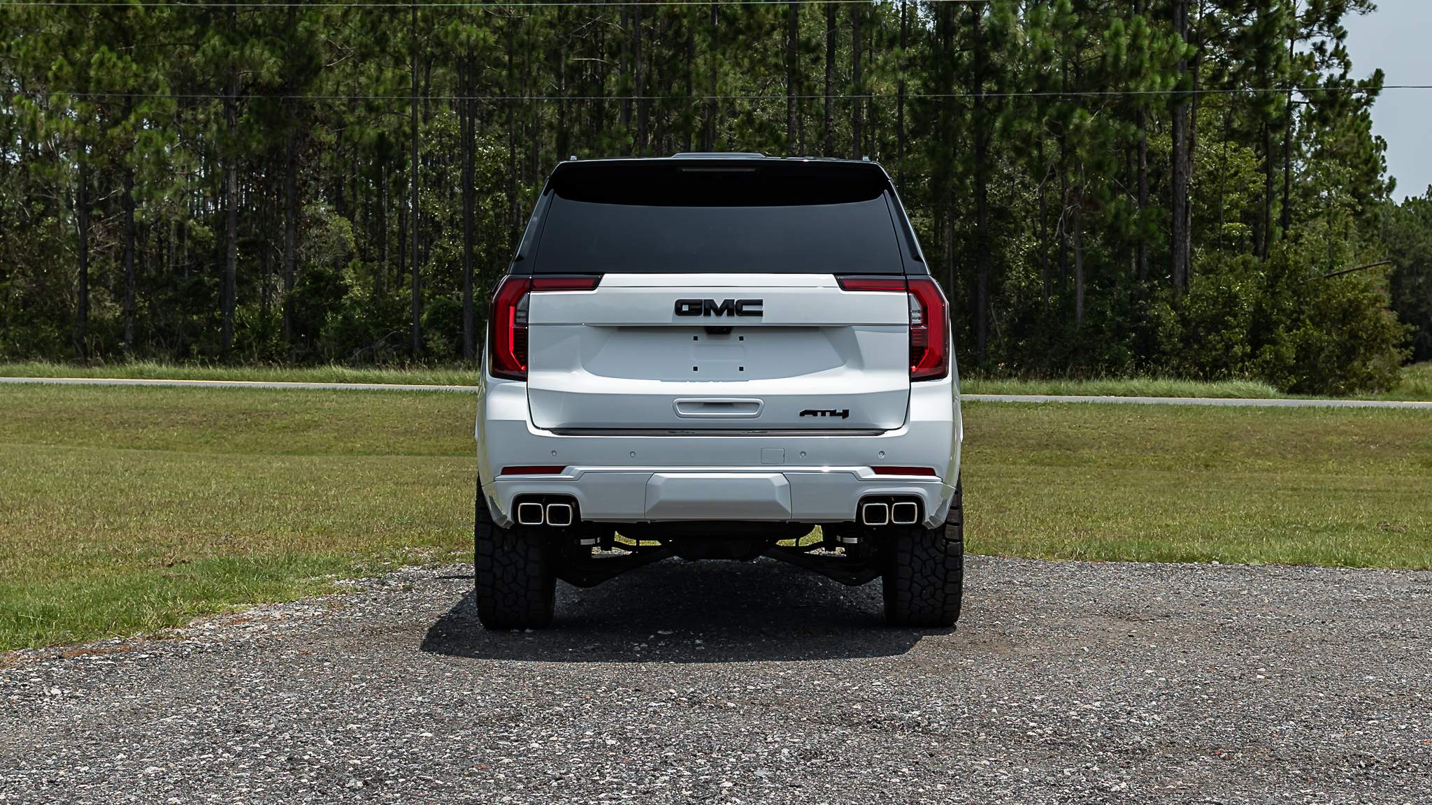 GMC Yukon Signature Summit White