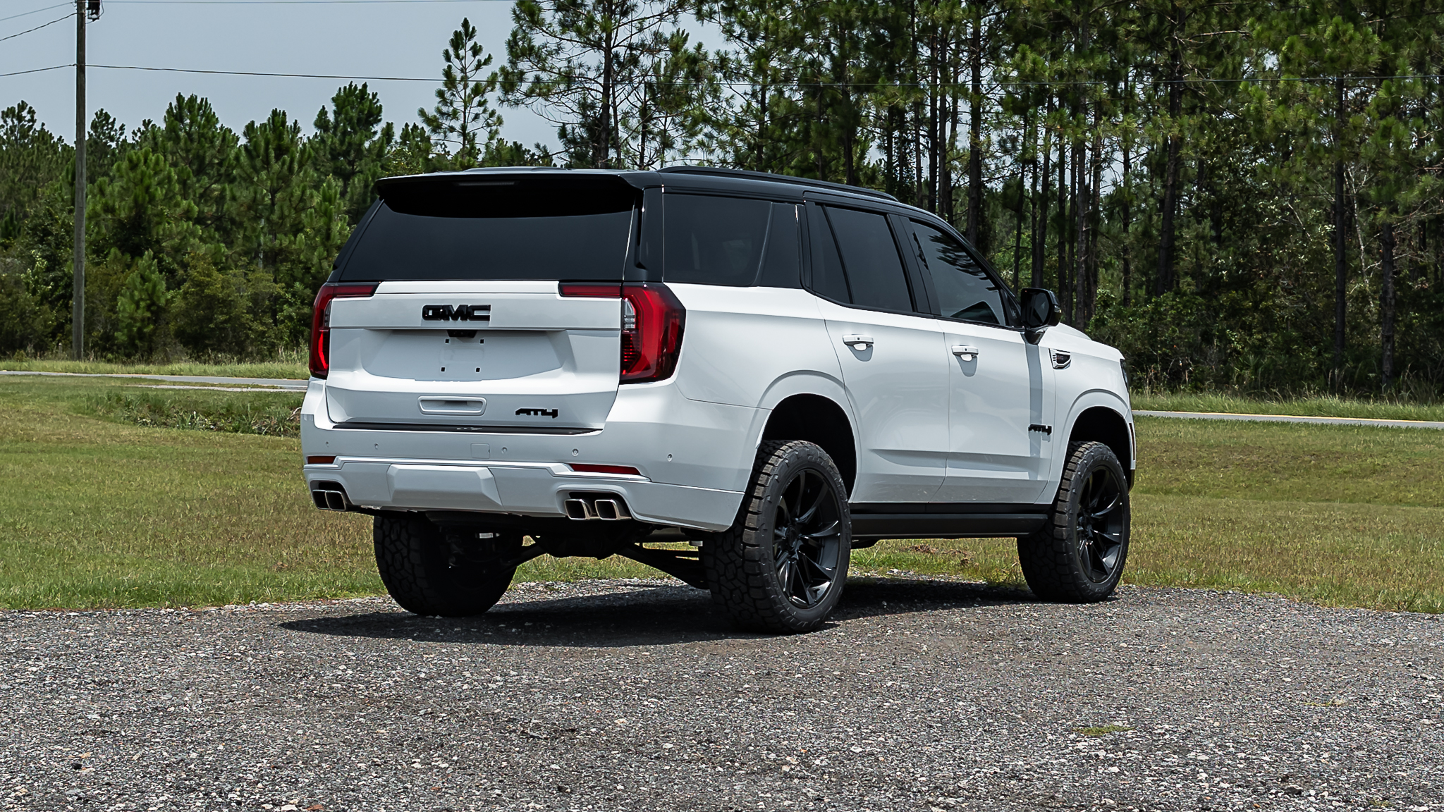 GMC Yukon Signature Summit White