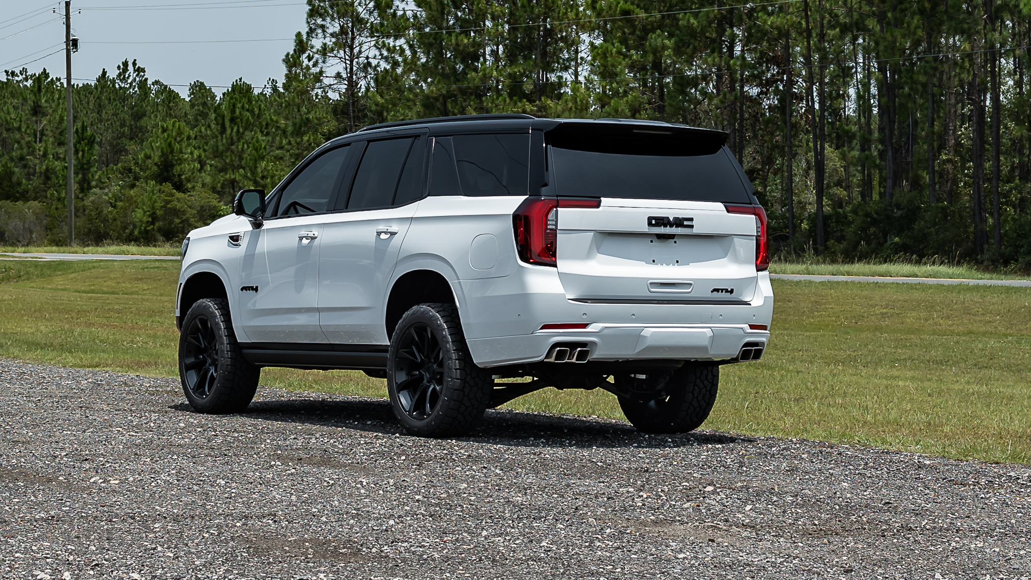 GMC Yukon Signature Summit White