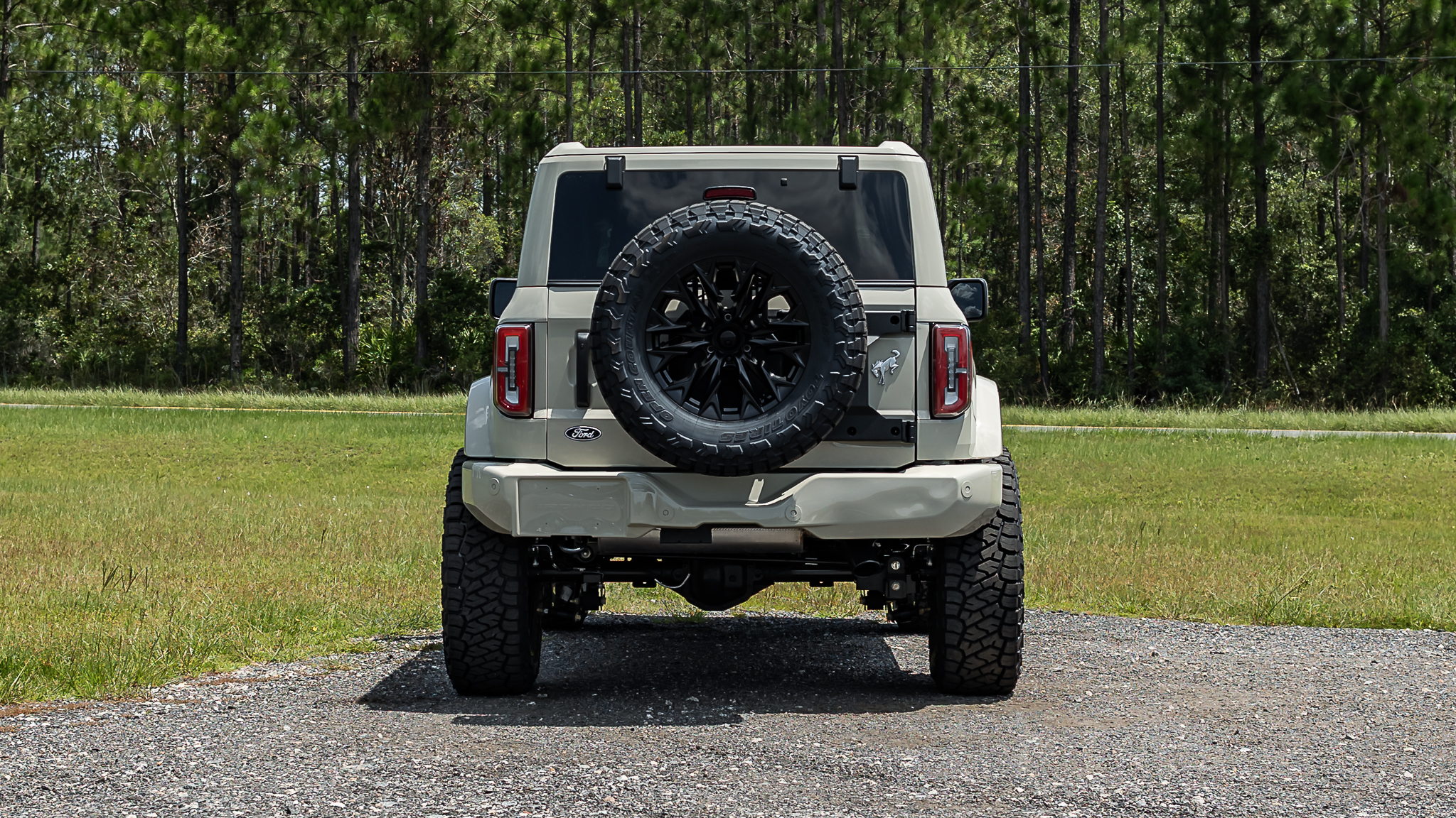 Ford Bronco Deadwood Desert Sand