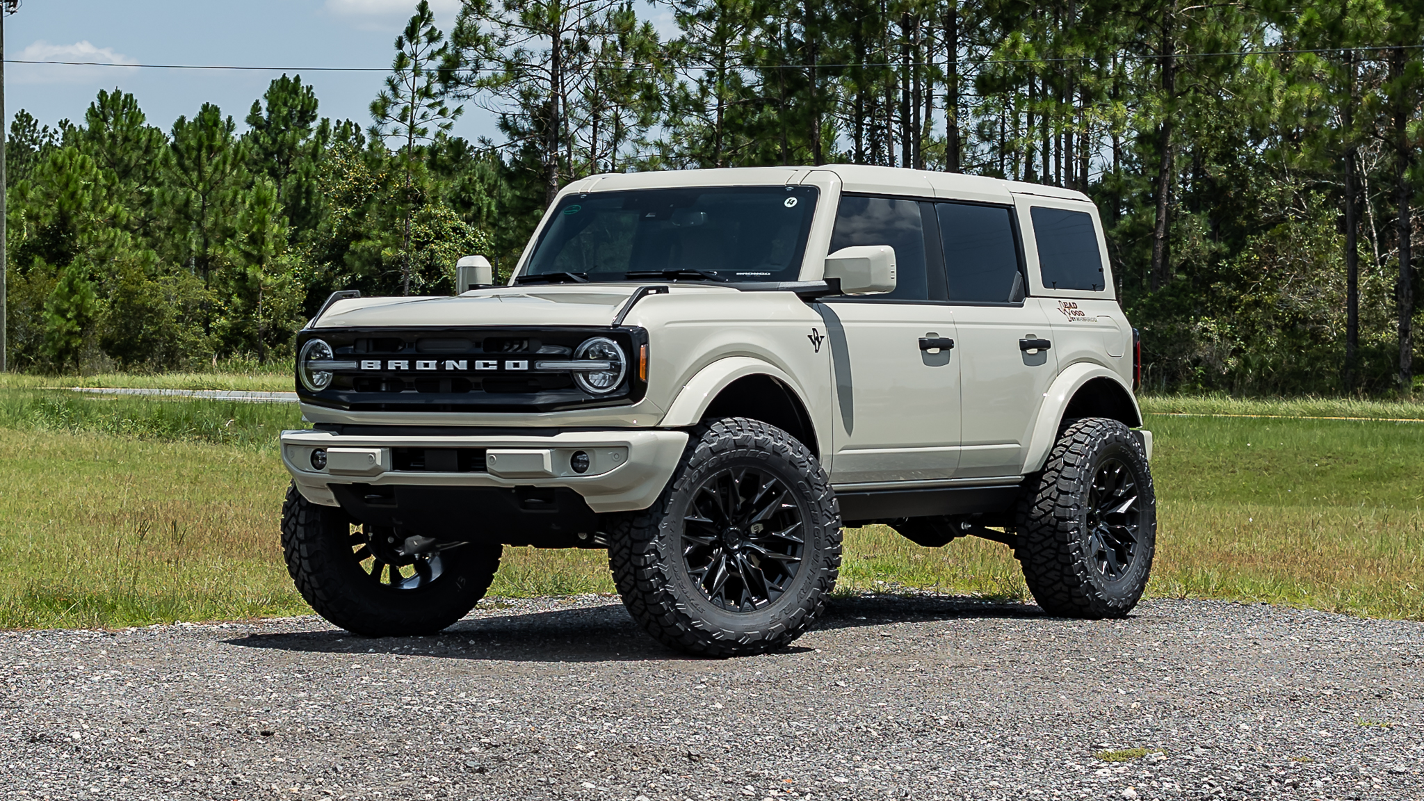 Ford Bronco Deadwood Desert Sand