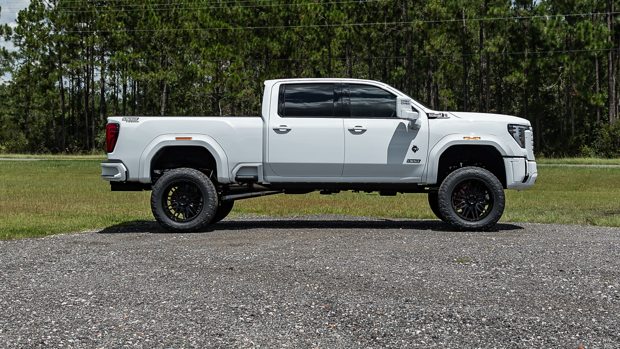 GMC 2500 Savage Summit White