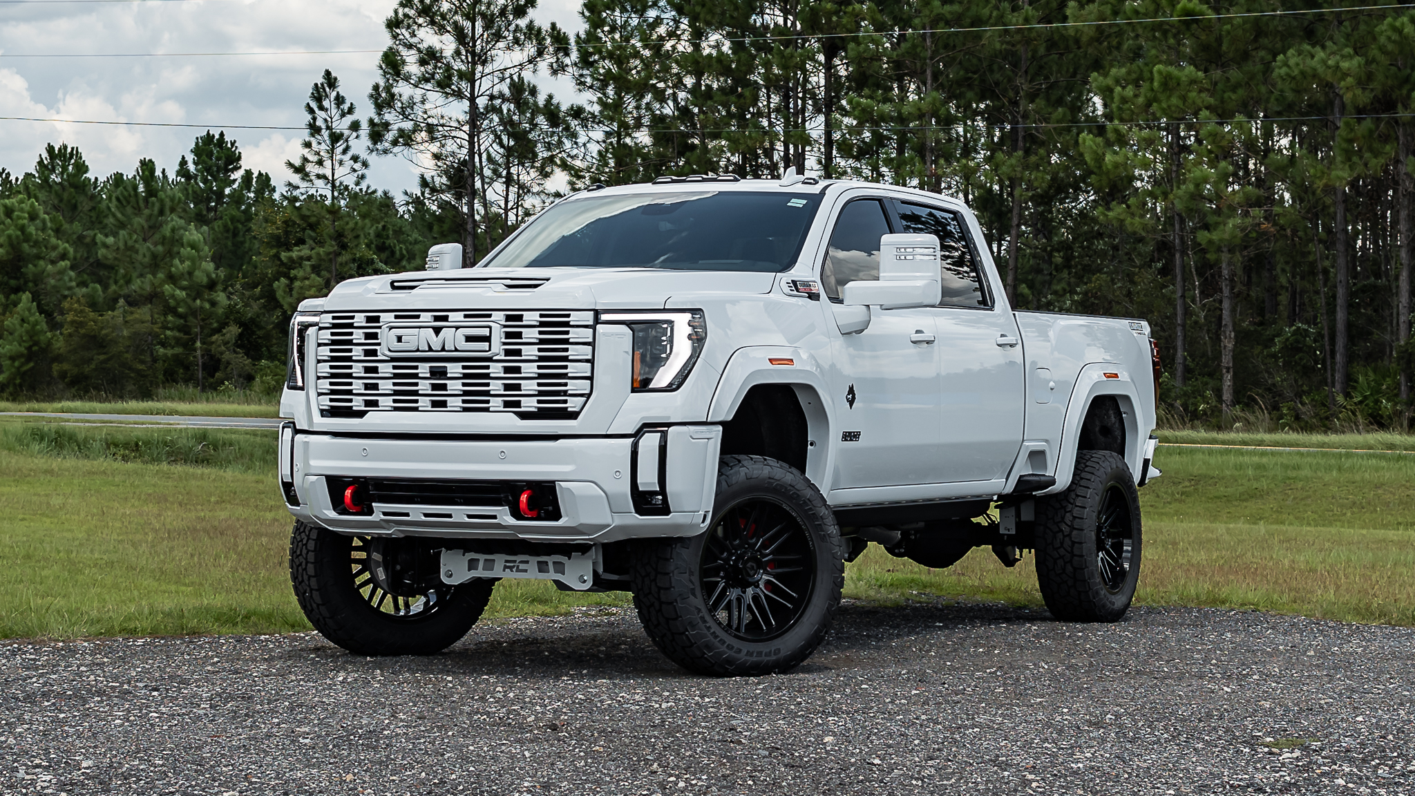 GMC 2500 Savage Summit White