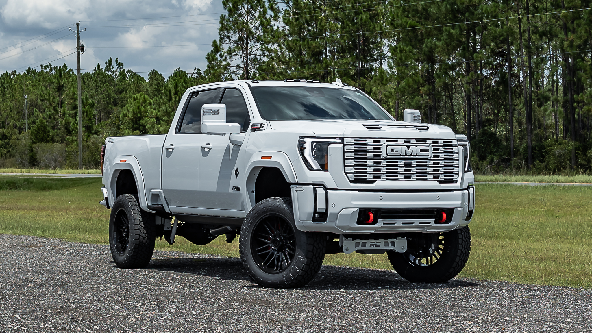 GMC 2500 Savage Summit White