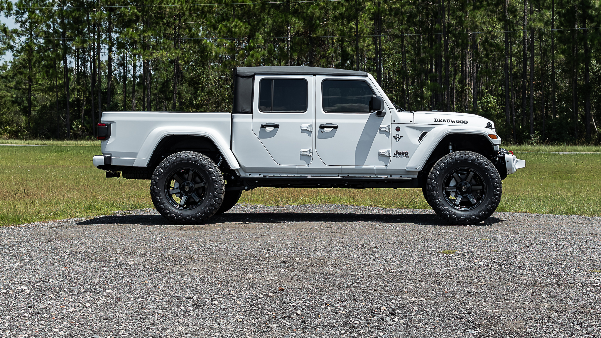Jeep Gladiator Deadwood Bright White