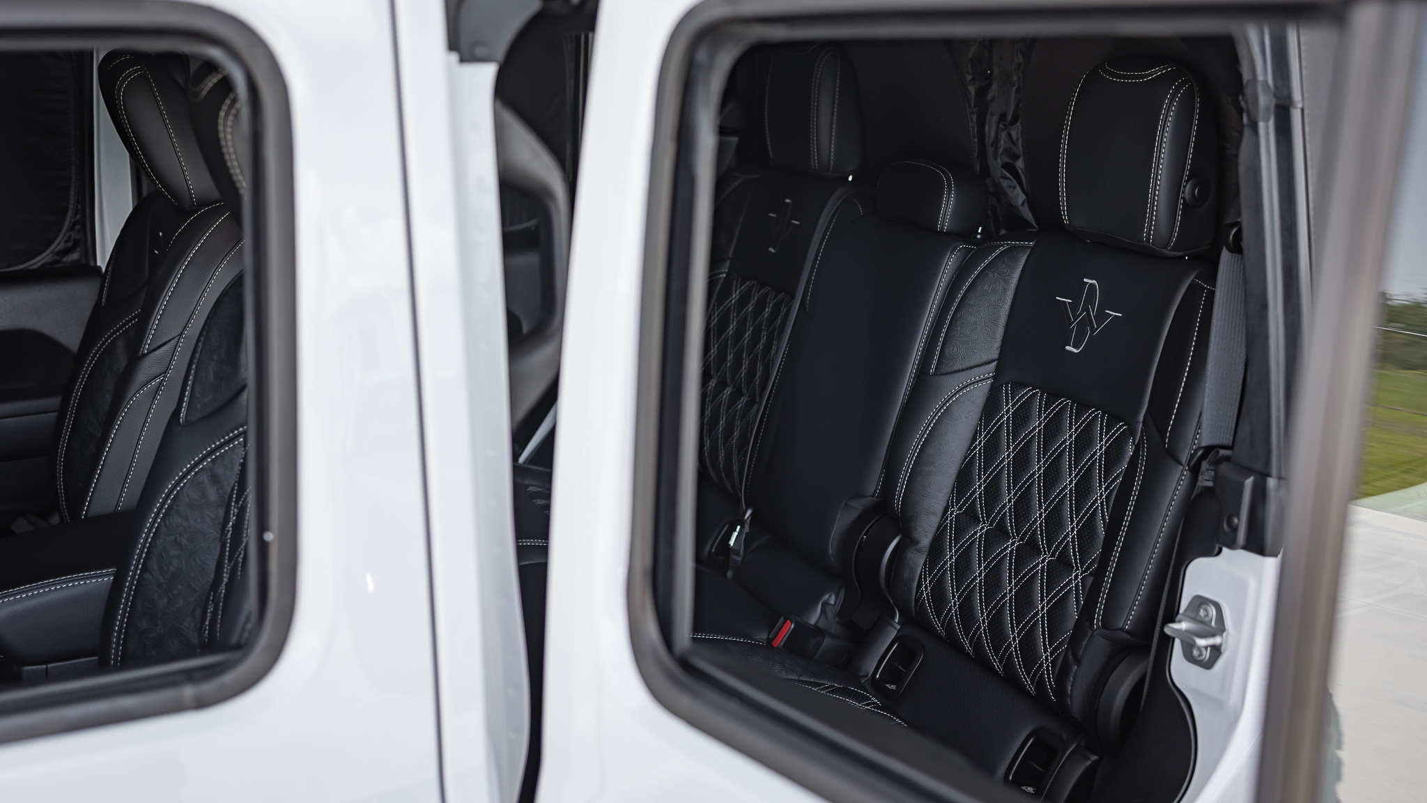 Jeep Gladiator Deadwood Bright White