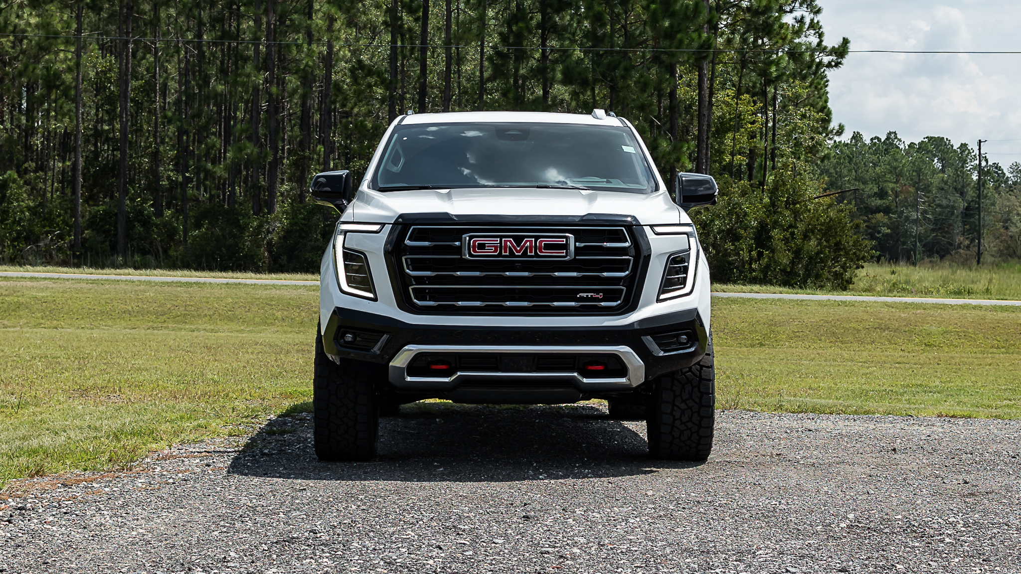 GMC Yukon Signature Summit White