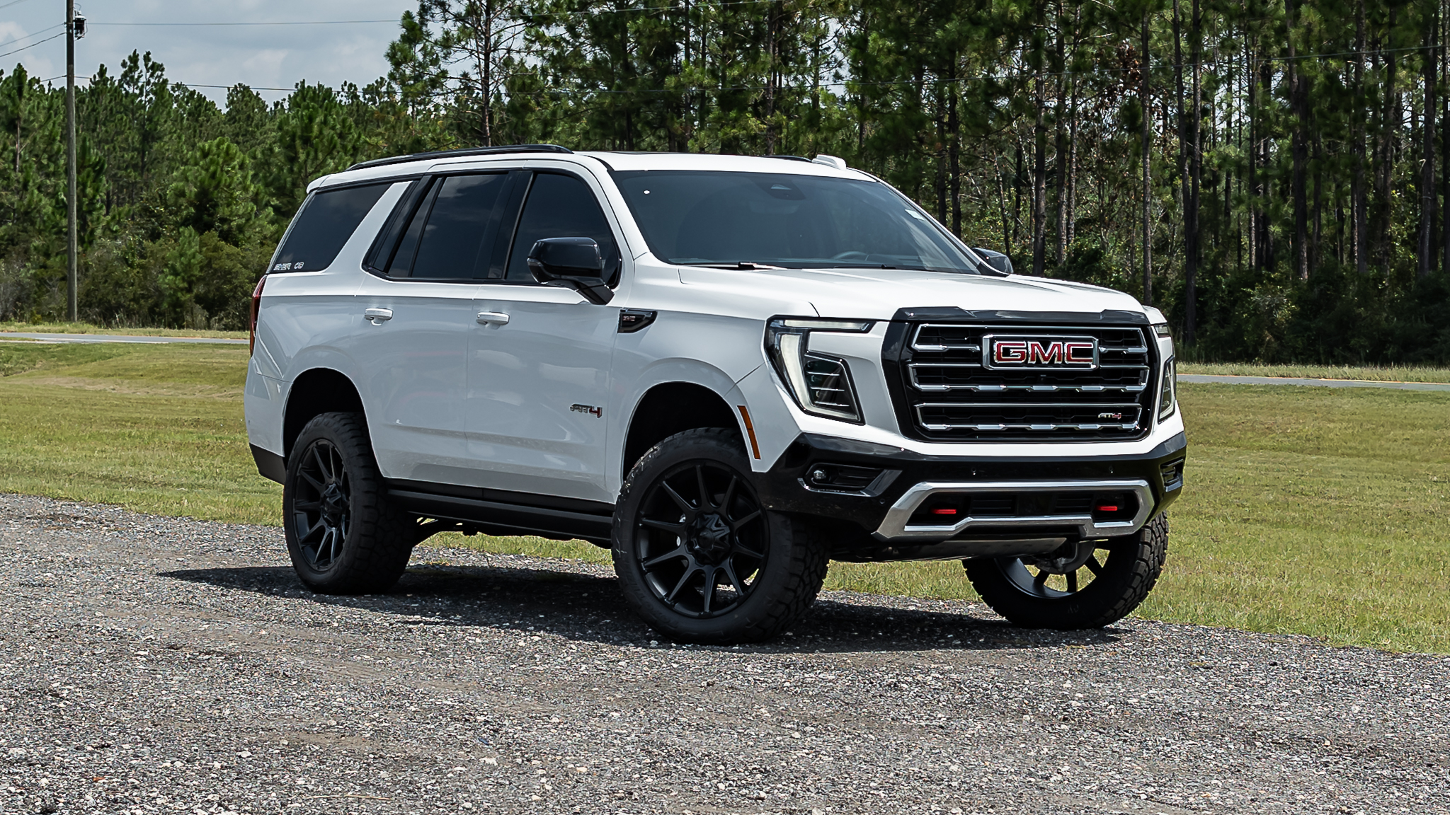 GMC Yukon Signature Summit White